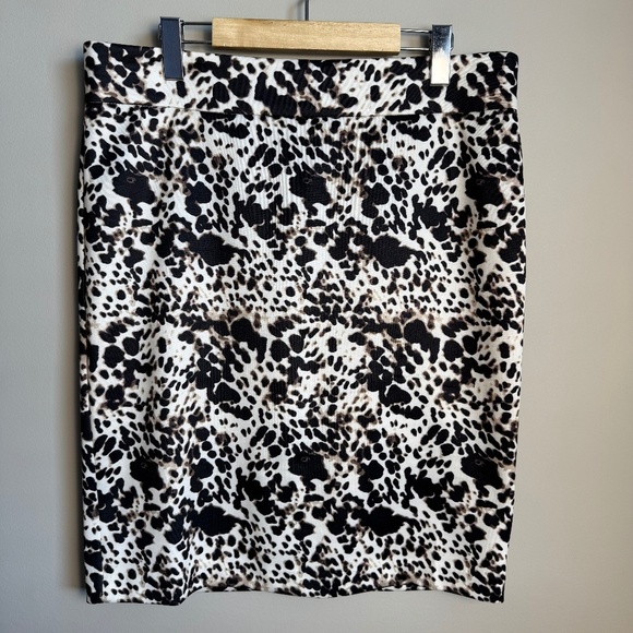 Melanie Lyne‎ Women's 10 Pull-On Straight Skirt Stretchy Leopard Print Abstract - Picture 1 of 11